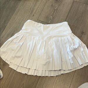 White gold hinge skirt